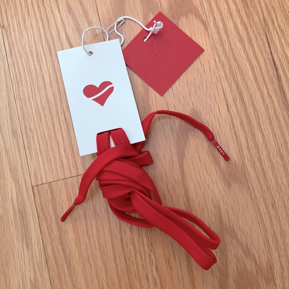 heartbreak red shoelaces w/ lettering